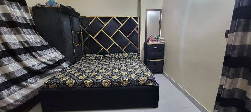 bed and almari with 2 side tables 1