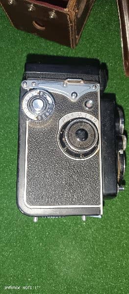 Yashica 635 vintage Camera 4