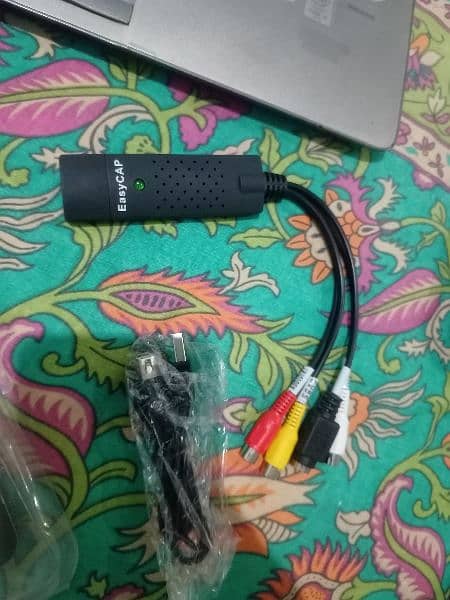 EasyCAP USB 2.0 Audio/Video Capture USB Adapter 1