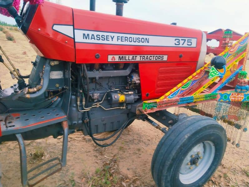 Massey Ferguson 375 2