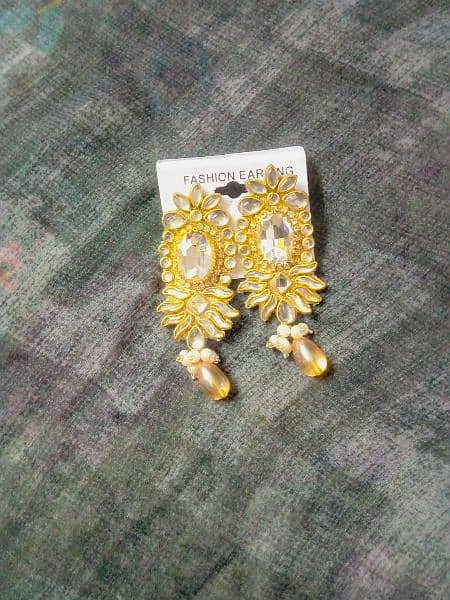 Handmade Kundan Earrings For Fashionable Look 4