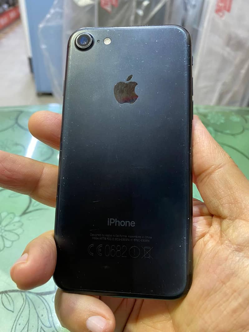 Iphone 7 128GB PTA Approved 1
