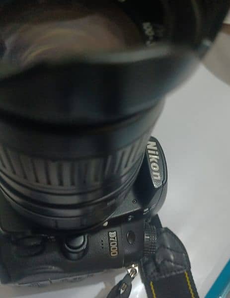NIKON D7000 FOR SALE  WITH 100-300 LENSE. Video Supported 5