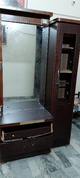 good condition, two drawers ,seperate  shelf cupboard 1