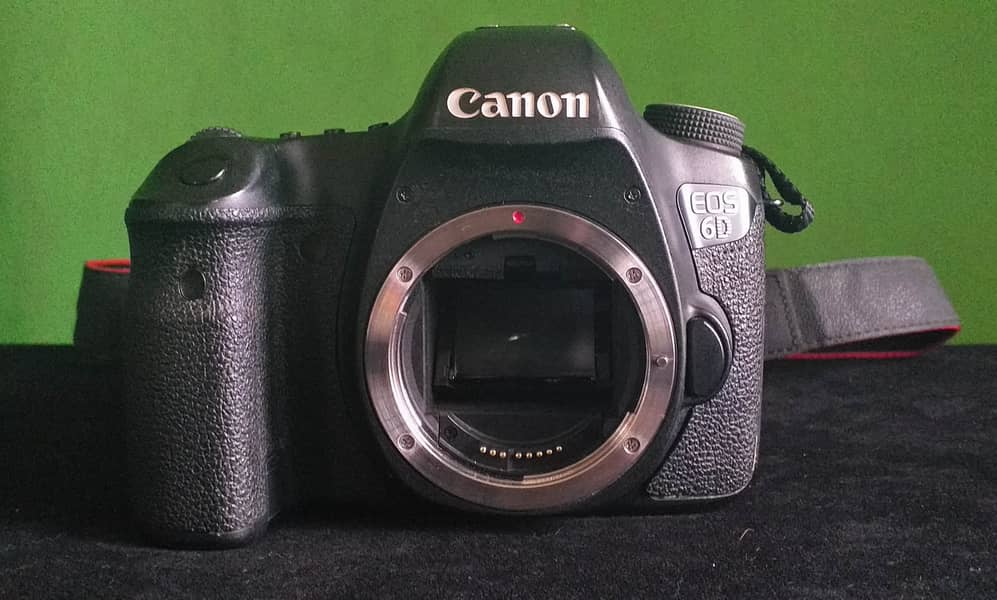 Canon 6d with 28-105mm lens very good condition 1