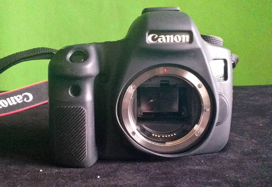 Canon 6d with 28-105mm lens very good condition 4