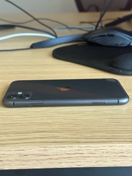 iPhone 11 Dual PTA Approved 128 gb Black 6