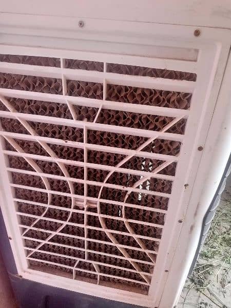 i am selling air cooler used conditon 3
