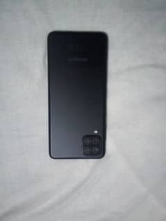 I am selling phone . Samsung A12 non PTA. Whatsapp no. 03305612851