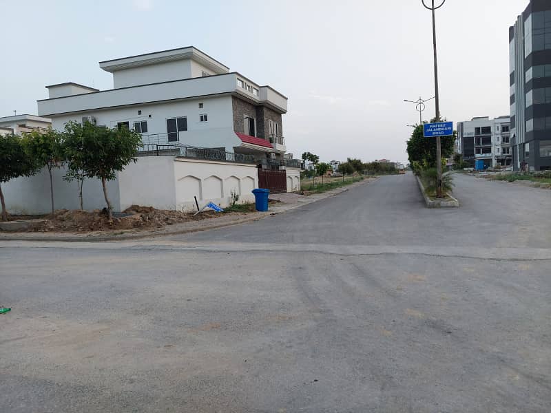 1 kanal plot for sale in Block I Top City-1 islamabad 12