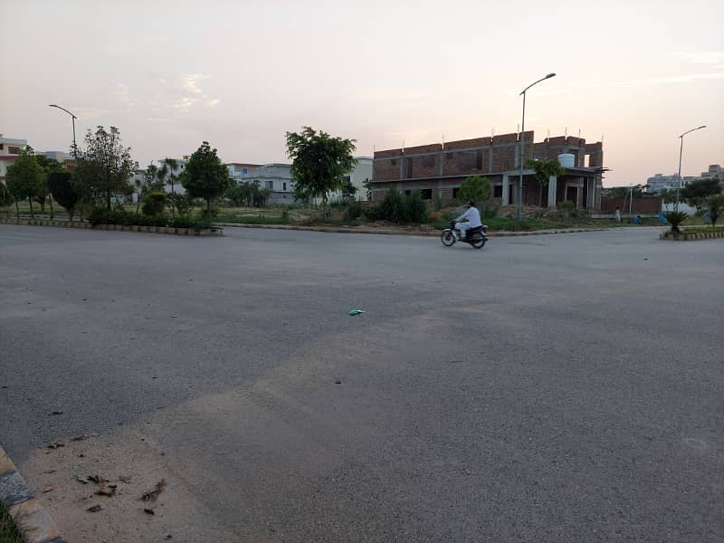 1 kanal plot for sale in Block I Top City-1 islamabad 21