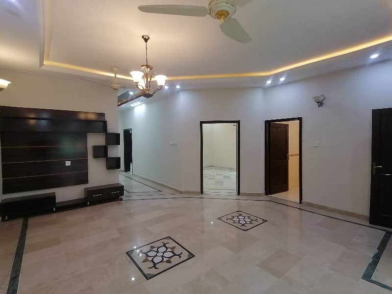 10 Marla House In Gulraiz Housing Society Phase 4 Best Option 17