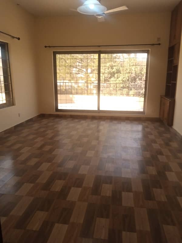 4500 Square Feet Upper Portion For Rent In E-11 12