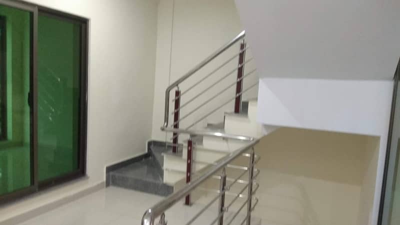 4500 Square Feet Upper Portion For Rent In E-11 18