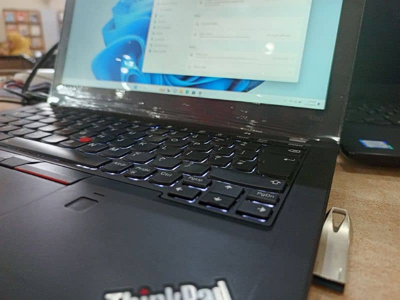 i7 8gen slim Ultrabook laptop 8gb graphics 16gb ram 512gb nvme SSD, 5H 13