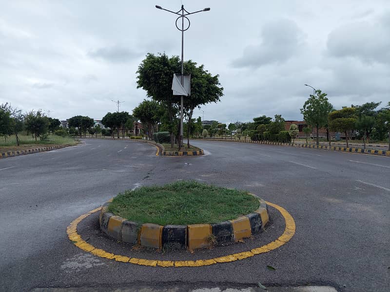 1 Kanal Double Road Corner Plot For Sale Block I In Top City-1 Islamabad 13
