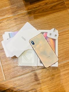 iphone Xs 64 gb golden color non pta (factory unlock) is up for sale