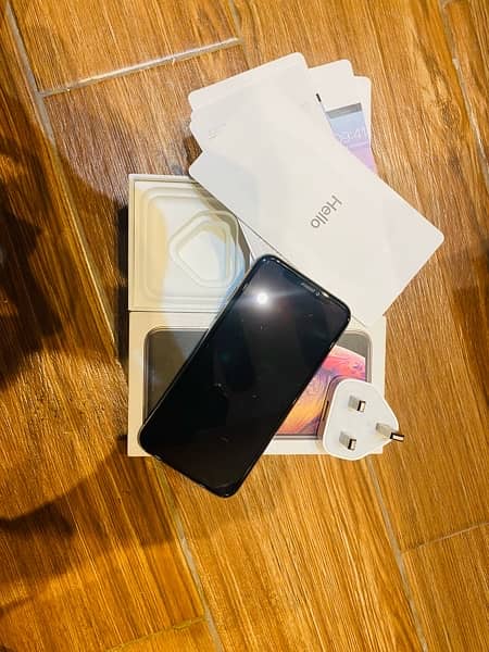 iphone Xs 64 gb golden color non pta (factory unlock) is up for sale 3