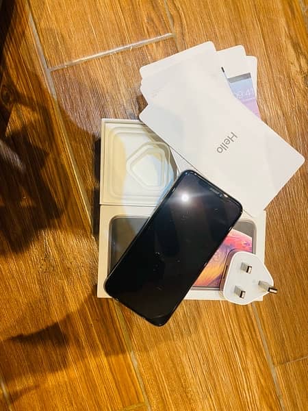 iphone Xs 64 gb golden color non pta (factory unlock) is up for sale 4