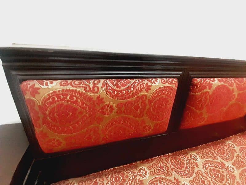 5 seater wooden sofa set in mehroon 2