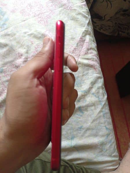Iphone 11 Red dual sim PTA 256Gb 1
