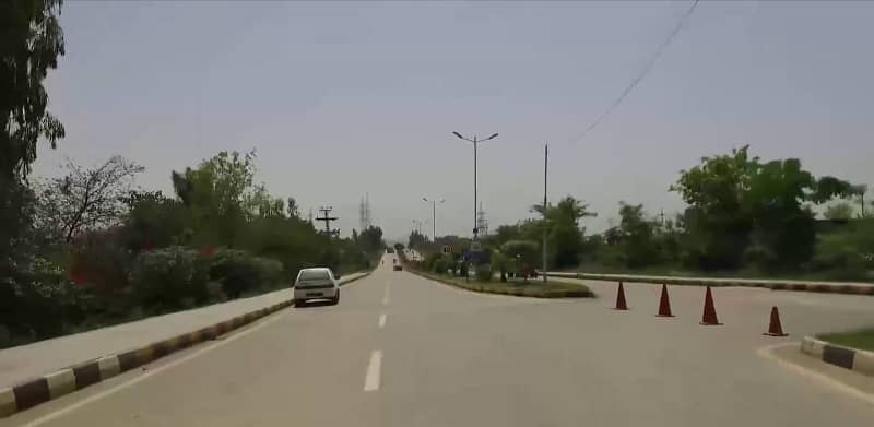 1.5 Kanal 6900 SQ FT Corner Plot Park Facing In D-17 Margalla View Housing Society Islamabad 4