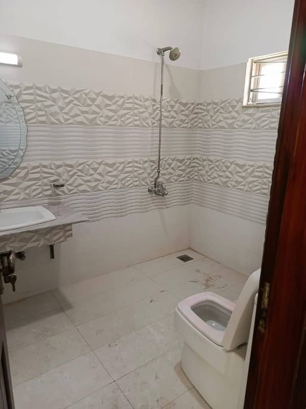 1 kanal portion available for rent in G15 Islamabad 6
