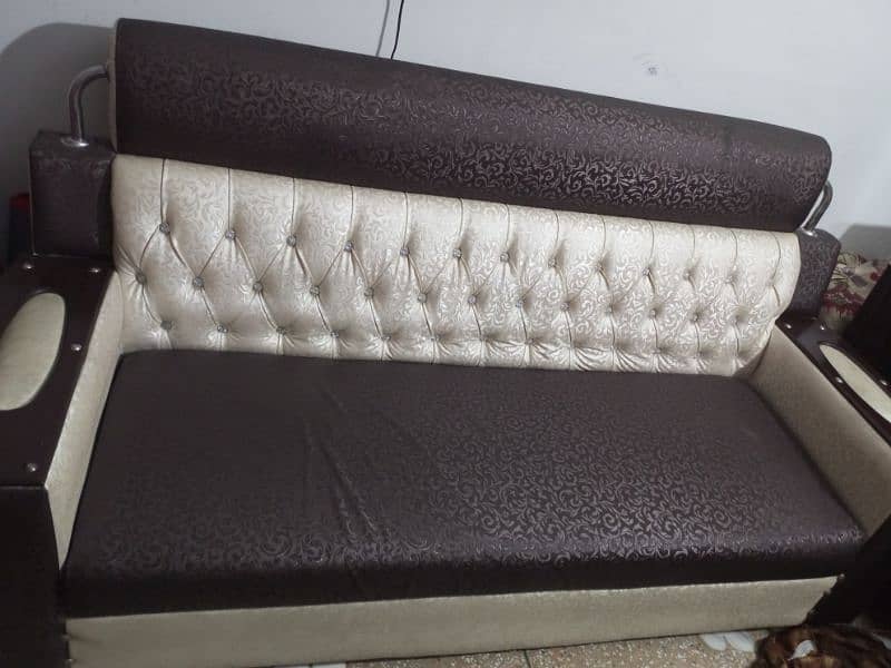 new condition sofa 5 seatr 4