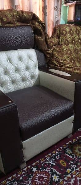 new condition sofa 5 seatr 8