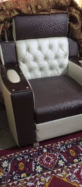 new condition sofa 5 seatr 9