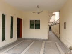 Johar Town 12 Marly Single Storey House For Office Direct Approach To Main Neat &Amp; Clean 0