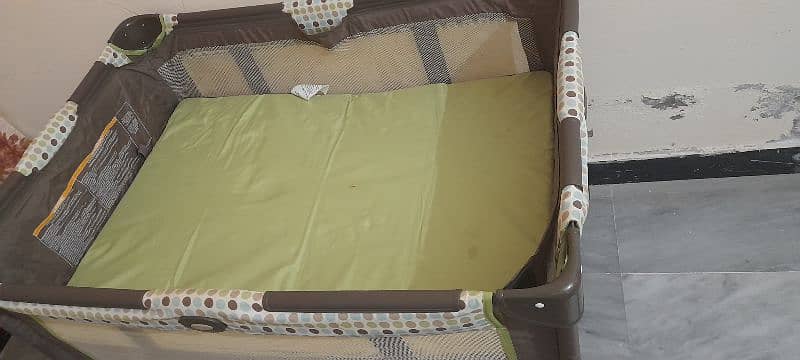 Graco baby travel cot 1
