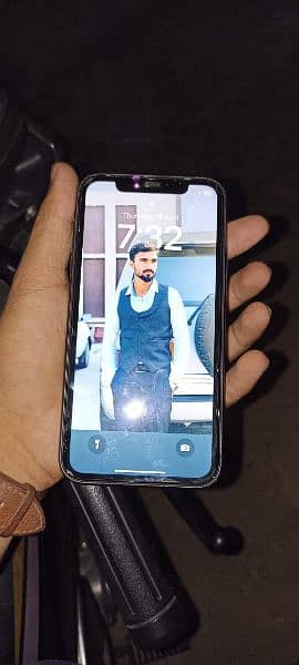 iphone 11 waterpack 10/10 condition 64gb non pta 1