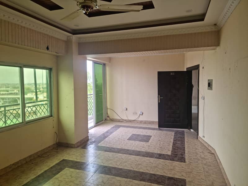 Flat Of 350 Square Feet Is Available In Contemporary Neighborhood Of Saddar 27