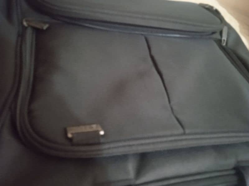 Dicota laptop bag 11