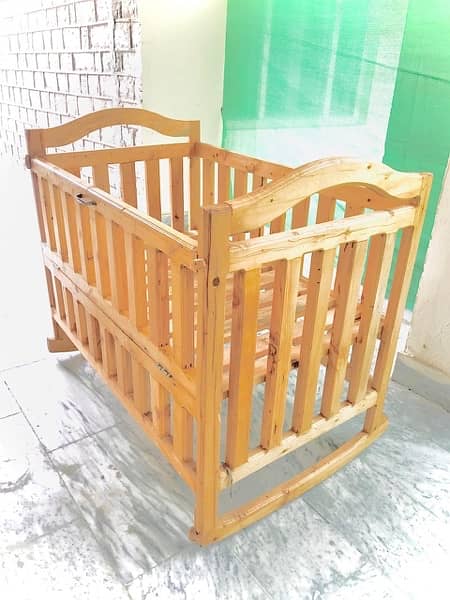baby bed and baby swing 1