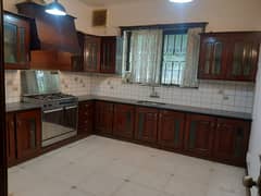 F/10 500gaz main dubel road 5bed full house available for rent real piks