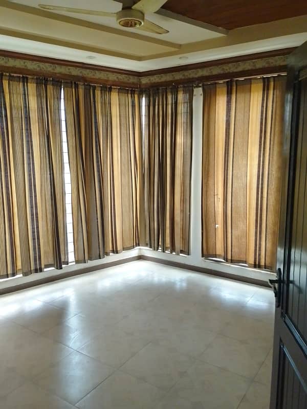 6.5 marla full house available for rent at DHA phase 3 10