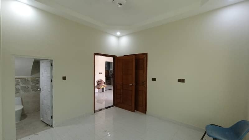 Get This Amazing 2400 Square Feet Flat Available In Grey Noor Tower & Shopping Mall 3