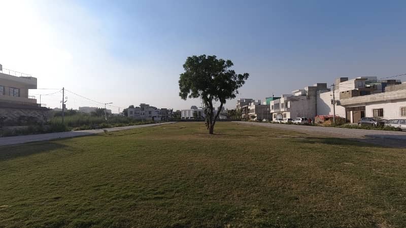 Stunning 400 Square Yards Residential Plot In Capital Cooperative Housing Society Available 4