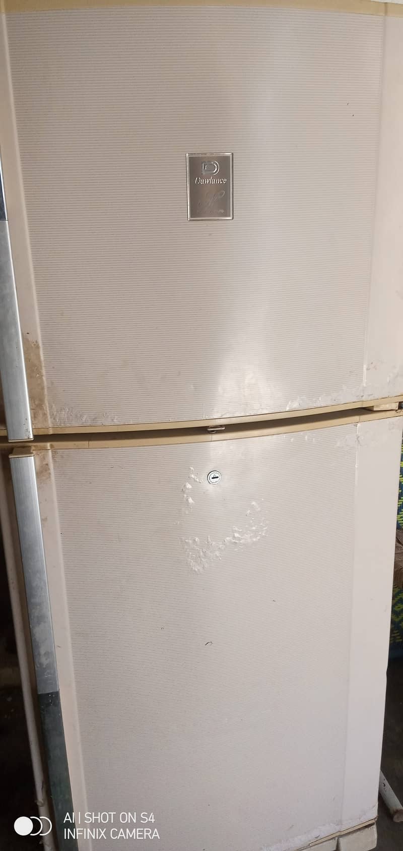 Dawlence full size refrigerator 4