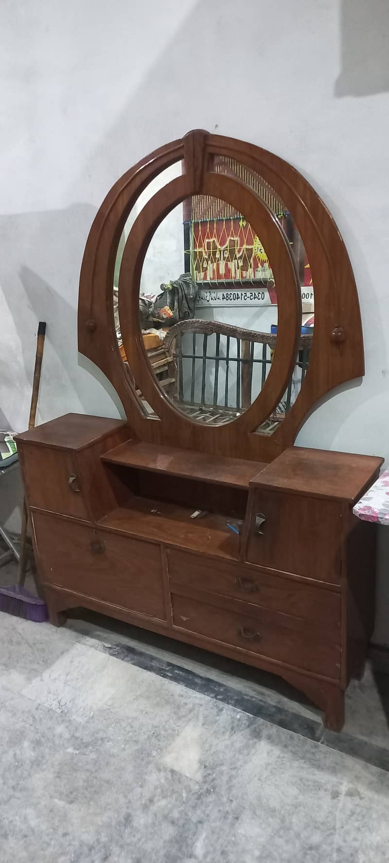 Dressing Table 3