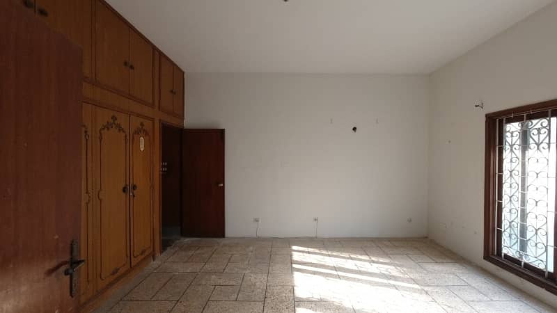 Commerciale House Space Available For Rent 20