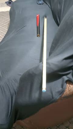 2 pice cue 1 month use with one free cover