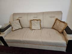 7 set sofa with centre and side tables