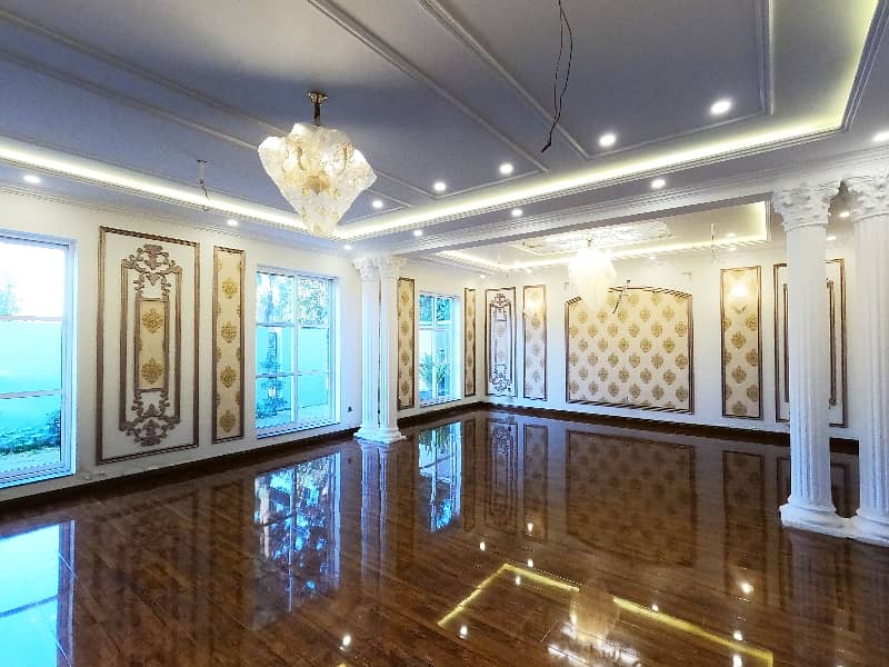 24 Marla Double Unit House For Sale In A1 Block Of Valencia Lahore 8