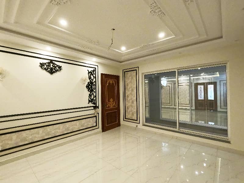 24 Marla Double Unit House For Sale In A1 Block Of Valencia Lahore 15