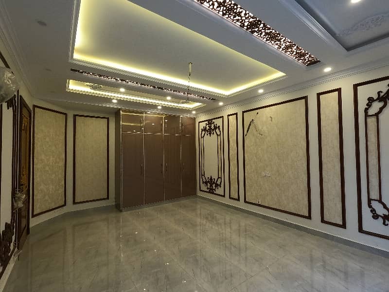 24 Marla Double Unit House For Sale In A1 Block Of Valencia Lahore 20