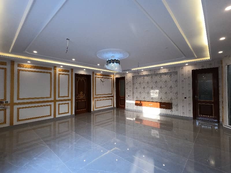 24 Marla Double Unit House For Sale In A1 Block Of Valencia Lahore 26