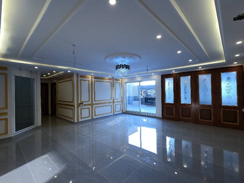 24 Marla Double Unit House For Sale In A1 Block Of Valencia Lahore 27
